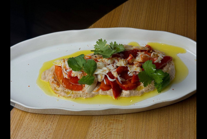 Перец рамиро с соусом тоннато и крабом Перец рамиро с соусом тоннато и крабом